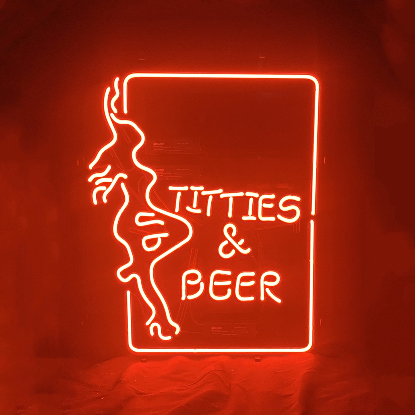 Titties Beer wit Girl Neon Sign Light